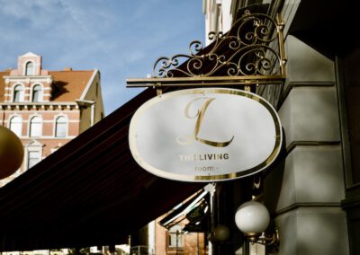 THE LIVING by Benni Meusel